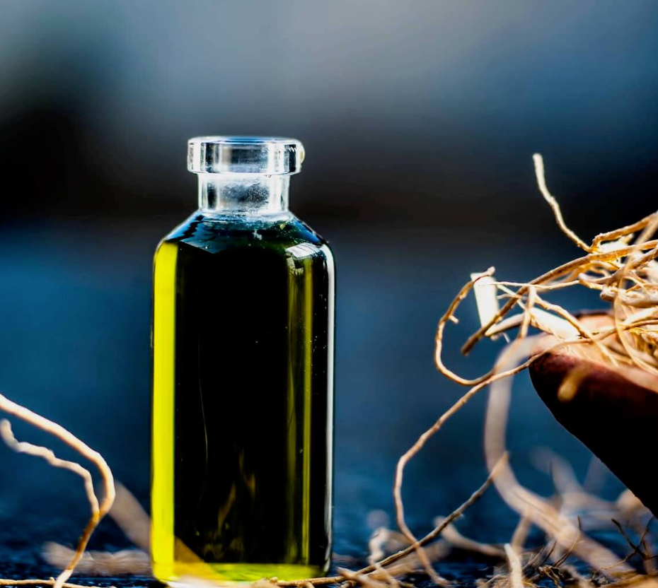 Ingredient Series: Vetiver — Roots of Calm, Spine of Elegance