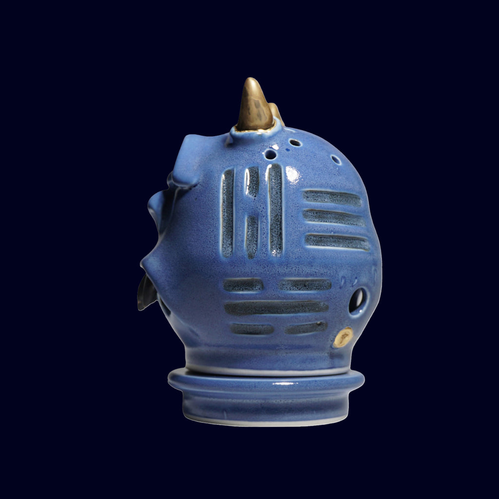DOGABI CERAMIC INCENSE HOLDER BLUE WITH GOLD TEETH AND HORN