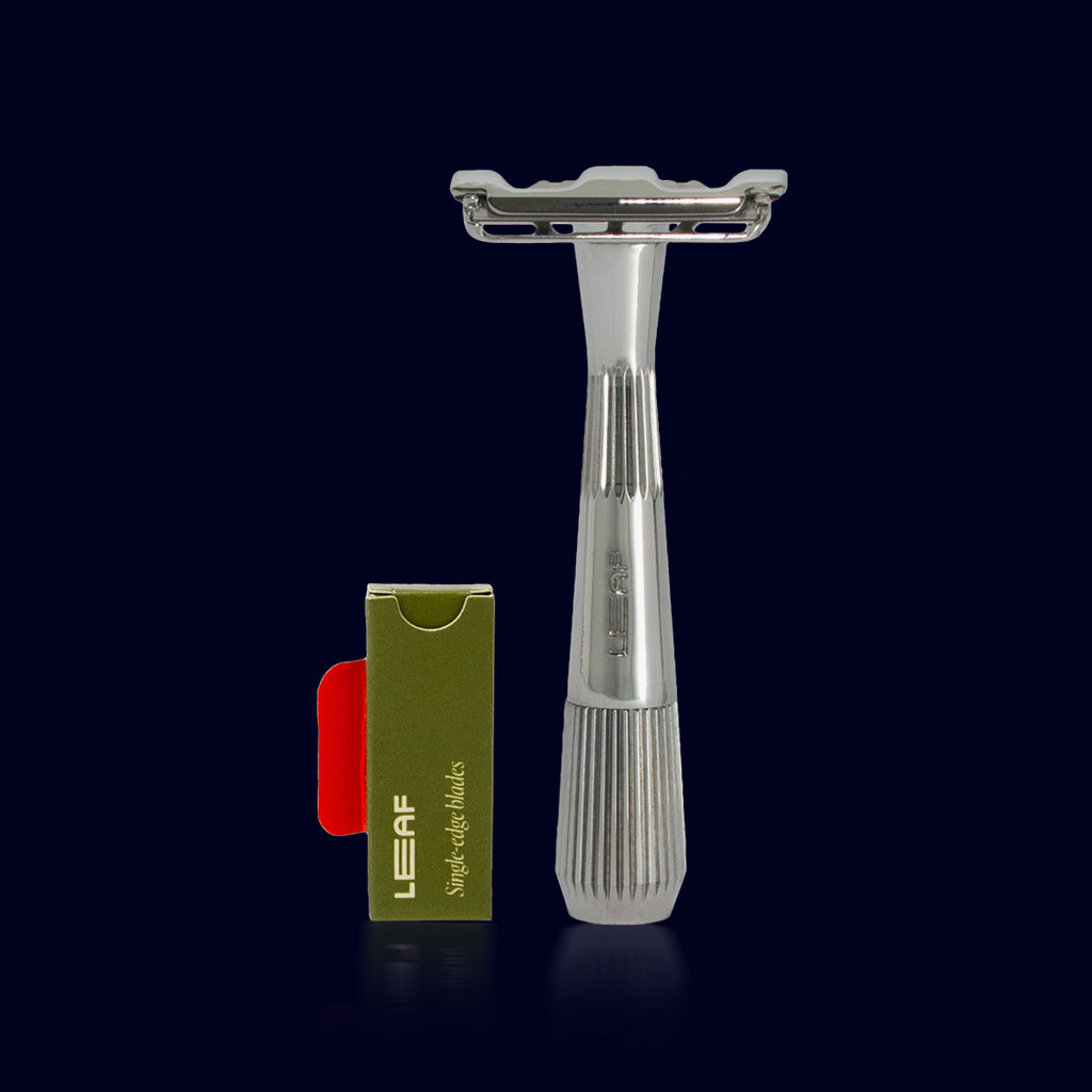 metal razor-safety razor by leaf with blades