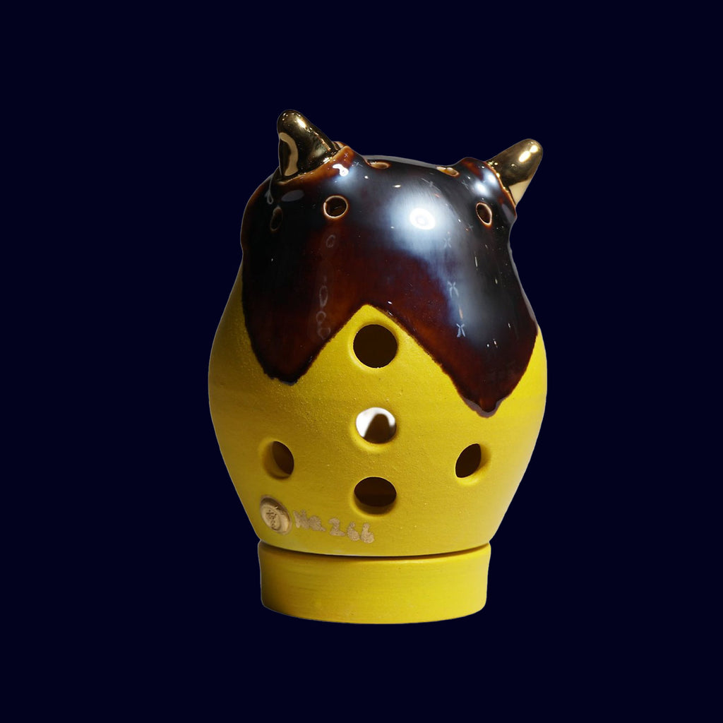 dogabi incence burner  ceramic monster gold teeth