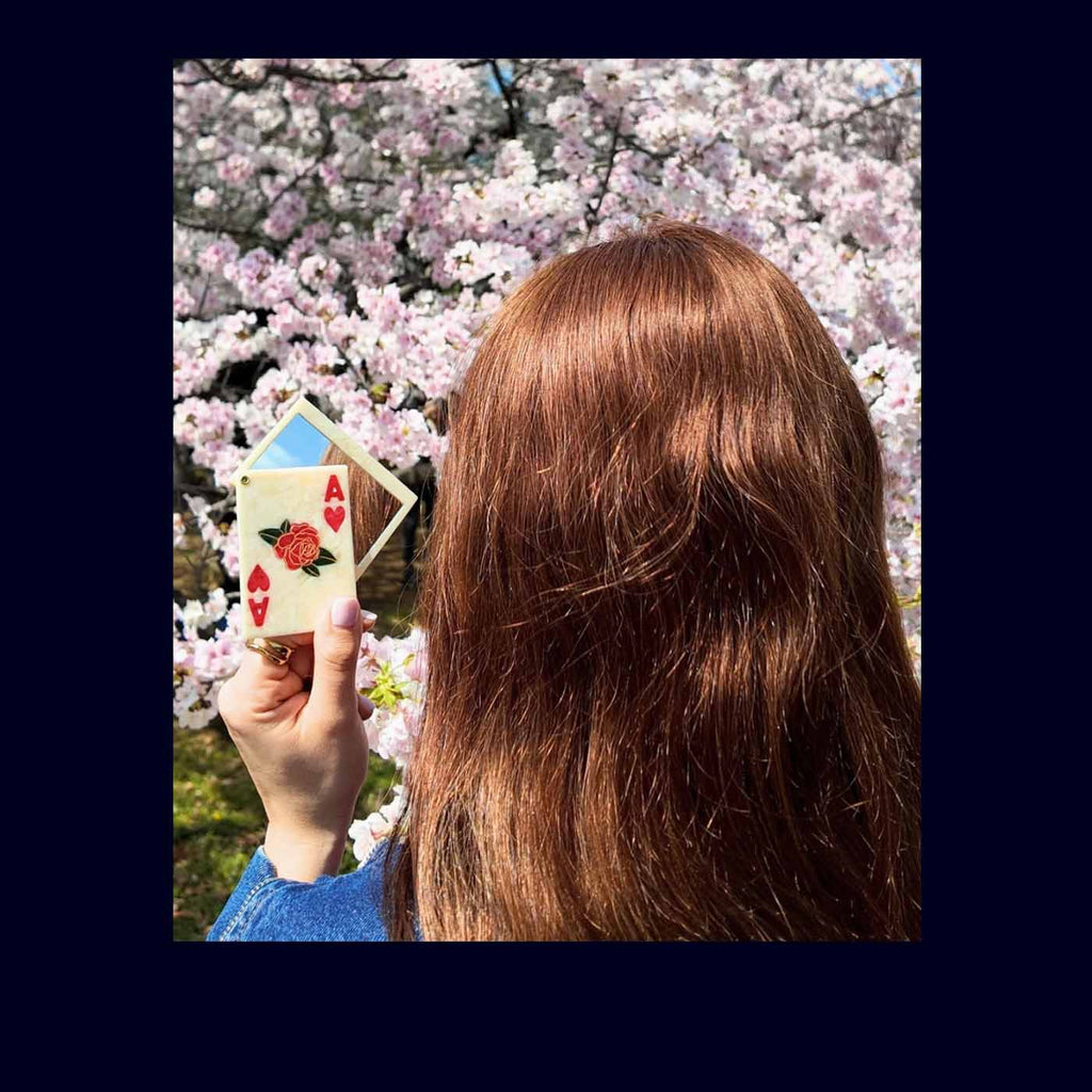 COMPACT MIRROR Playing card design with red hearts and a rose 