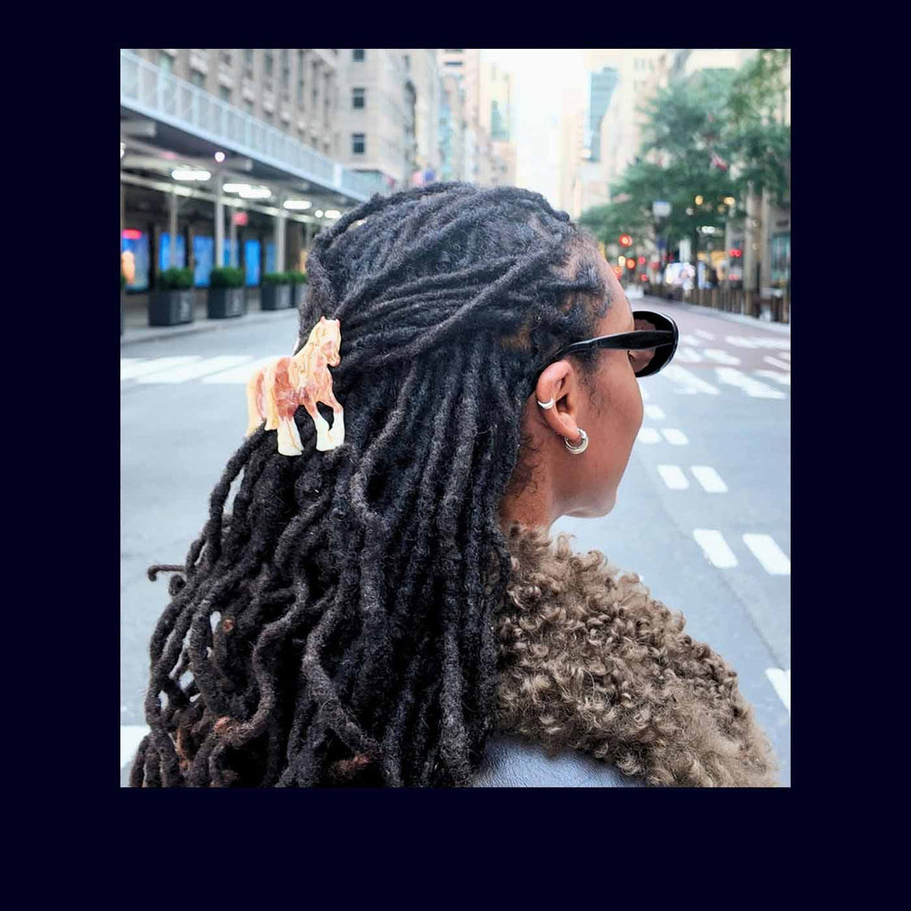 hair claw horse shape