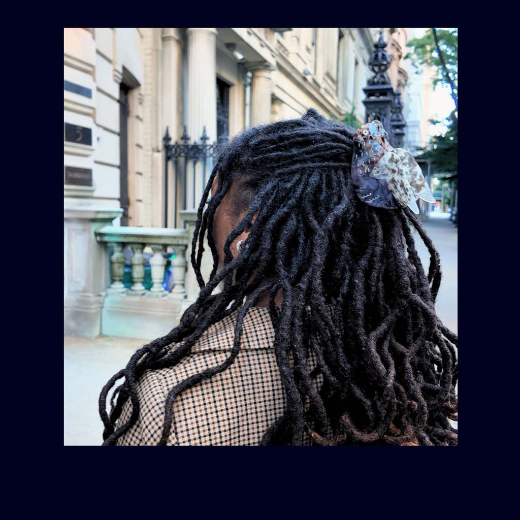 hair claw shaped as a pigeon in hair